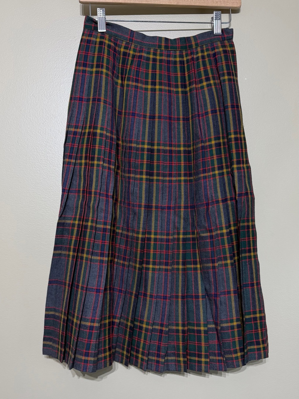 Vintage 1970’s Highland Queen 100% Wool Pleated Tartan Skirt